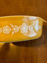 Load image into Gallery viewer, Pyrex 'Butterfly Gold' 2.5 Qt. with Lid and Burner Stand