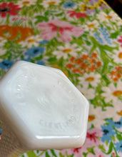 Load image into Gallery viewer, Milk Glass Vase Set