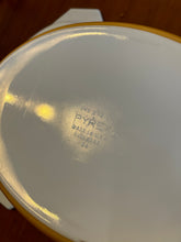 Load image into Gallery viewer, Pyrex 'Butterfly Gold' 2.5 Qt. with Lid and Burner Stand