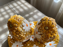 Load image into Gallery viewer, 9 Pc. Daisy Dish Set by Fred Roberts Co.