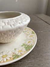 Load image into Gallery viewer, Daisy ‘Chip n Dip’ Serving Dish by Metlox