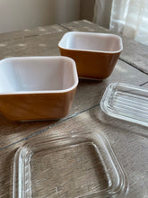 Load image into Gallery viewer, Vintage Pyrex ‘Refrigerator Dishes’ with Lids