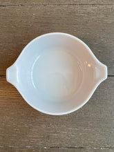 Load image into Gallery viewer, Pyrex 'Woodland Tan' Casserole Dish 750 ml