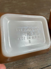 Load image into Gallery viewer, Vintage Pyrex ‘Refrigerator Dishes’ with Lids