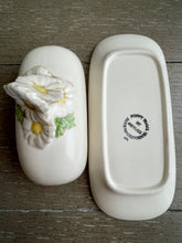 Load image into Gallery viewer, Daisy Butter Dish by Metlox of California