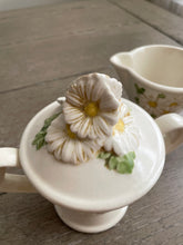 Load image into Gallery viewer, Sculptured Daisy Cream and Sugar Set by Metlox of California