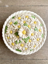 Load image into Gallery viewer, Daisy Covered Casserole Dish by Metlox of California