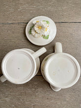 Load image into Gallery viewer, Sculptured Daisy Cream and Sugar Set by Metlox of California