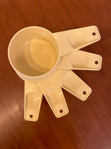 Tupperware Measuring Cup Set