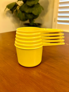 Tupperware Measuring Cup Set