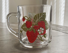 Load image into Gallery viewer, Glass Strawberry Mugs
