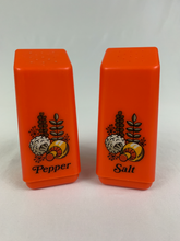 Load image into Gallery viewer, Mushroom Salt and Pepper Shakers
