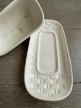 Load image into Gallery viewer, Daisy Butter Dish by Metlox of California
