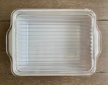 Load image into Gallery viewer, Vintage Pyrex &#39;American Heritage&#39; 1 1/2 Qt. Refrigerator Dish with Lid
