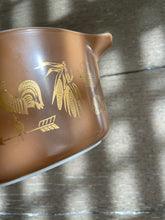 Load image into Gallery viewer, Pyrex 473 1 Qt. Dish, ‘Early American’
