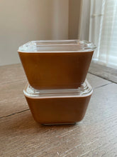 Load image into Gallery viewer, Vintage Pyrex ‘Refrigerator Dishes’ with Lids

