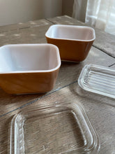 Load image into Gallery viewer, Vintage Pyrex ‘Refrigerator Dishes’ with Lids
