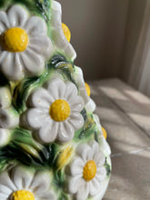Load image into Gallery viewer, Ceramic Daisy Decor
