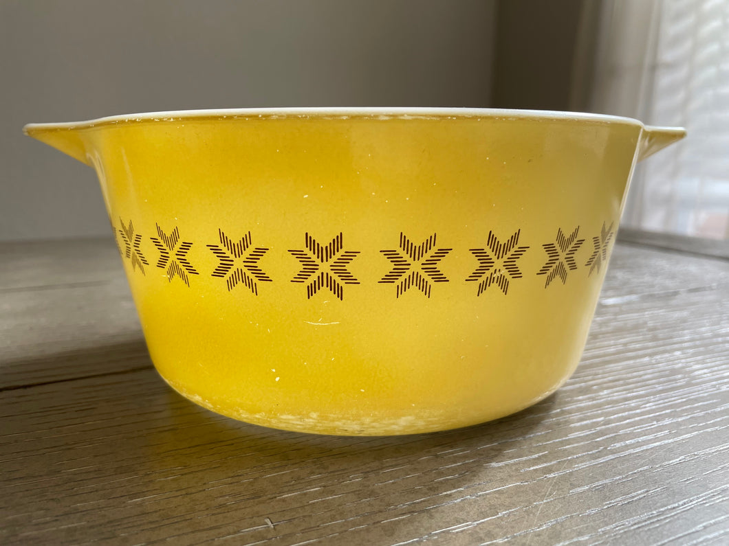 Pyrex 1 1/2 Pt Casserole Dish, ‘Town and Country’