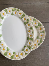 Load image into Gallery viewer, Daisy Platter by Metlox of California
